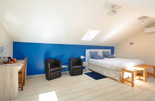 Virson Bed & Breakfast | Guest Room “Ré” – Bright, Relaxing Space for Two