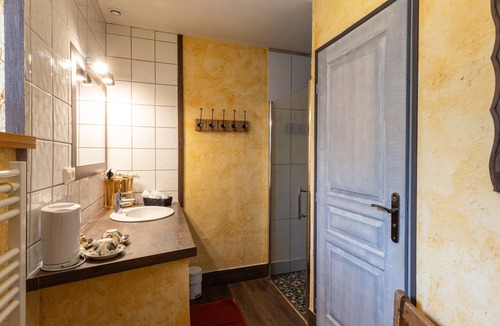 Lannion Bed & Breakfast | Guesthouse “Chambre Champêtre” with Shared Terrace, Garden, and Wi-Fi