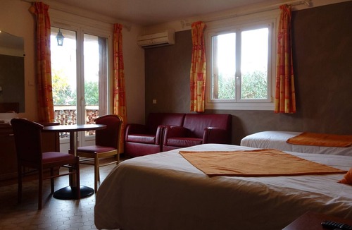 Les Arcs-sur-Argens Hotel | Hôtel Charles