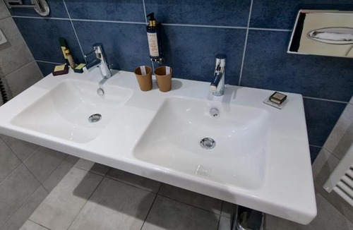 Romans-sur-Isere Hotel | Hôtel de charme L'Orée du Parc