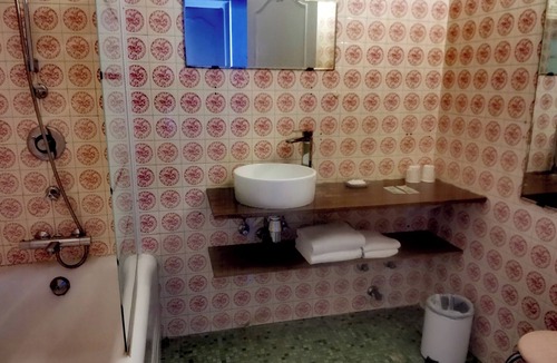 Roumazieres-Loubert Hotel | Hôtel du Commerce