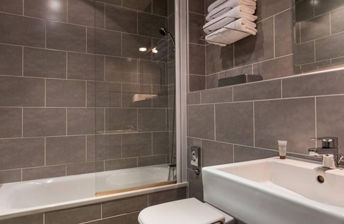 6th Arrondissement Hotel | Hôtel Edmond Rostand