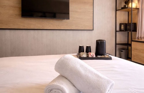 Mouans-Sartoux Hotel | Hôtel Ibis Cannes Mouans Sartoux