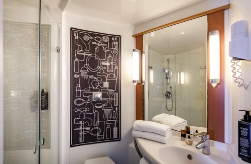 Mouans-Sartoux Hotel | Hôtel Ibis Cannes Mouans Sartoux
