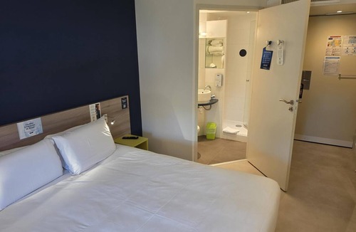 Saint-Bonnet-de-Mure Hotel | Hôtel Kyriad Lyon Est