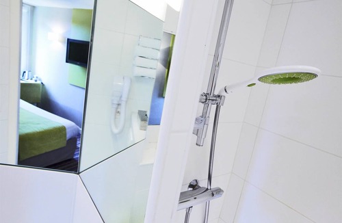Saint-Bonnet-de-Mure Hotel | Hôtel Kyriad Lyon Est