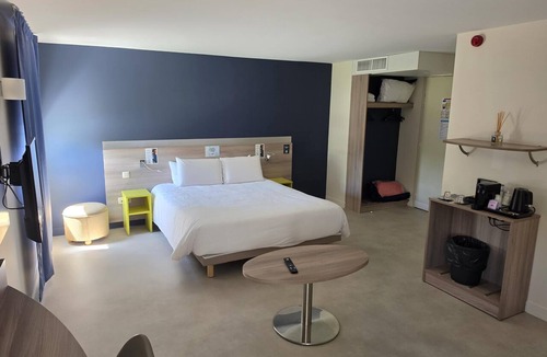 Saint-Bonnet-de-Mure Hotel | Hôtel Kyriad Lyon Est