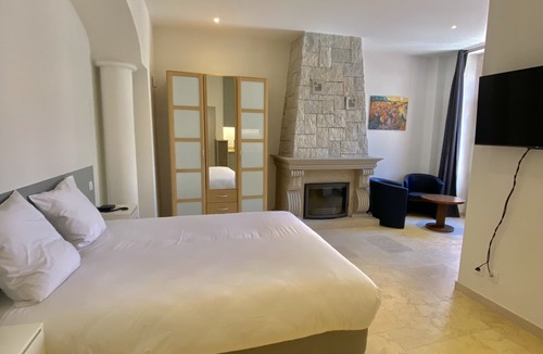 Cotignac Hotel | Hôtel La Falaise
