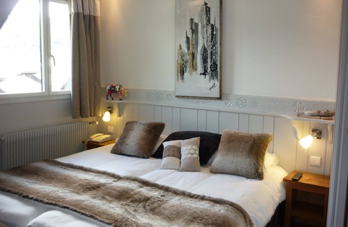 Les Sagnieres Hotel | Hôtel Les Bartavelles