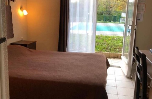 Bouzies Hotel | Hôtel Les Falaises