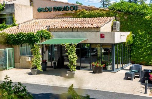 Greoux-les-Bains Apartment | Hôtel & Résidence Lou Paradou Gréoux Les Bains