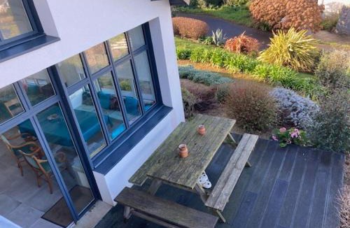 Loguivy House | Heb Ken