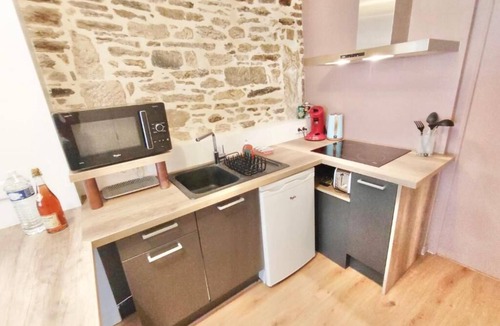 Quimper Apartment | Historic Centre Studio, 50 m from Quimper Cathedral, Charm & Comfort
