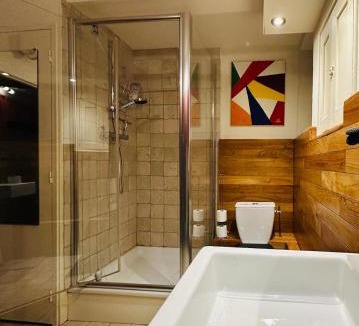 Secteur 2 Apartment | Historic Centre Studio, St-André & Bastille view!