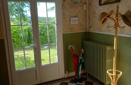 Saint-Christophe-de-Double House | Holiday Home 'Colette' with Private Terrace and Garden