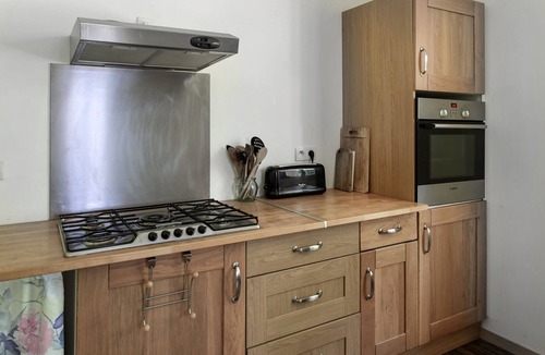 Saint-Sulpice-de-Ruffec House | Holiday Home "Gîte De Chez Chenon" with Private Garden