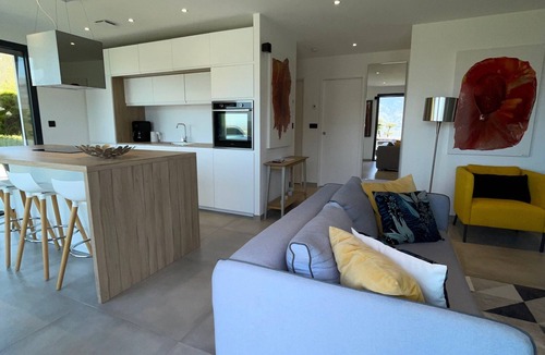 Chatillon-sur-Cluses House | Holiday Home "Les Terrasses Du Bois Charrière" with Mountain View, Private Terrace and Wi-Fi