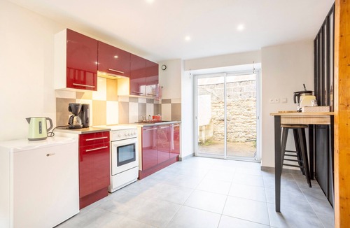Douarnenez House | Holiday Home 'Ce Petit Penty' with Private Terrace and Wi-Fi