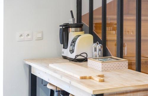 Douarnenez House | Holiday Home 'Ce Petit Penty' with Private Terrace and Wi-Fi