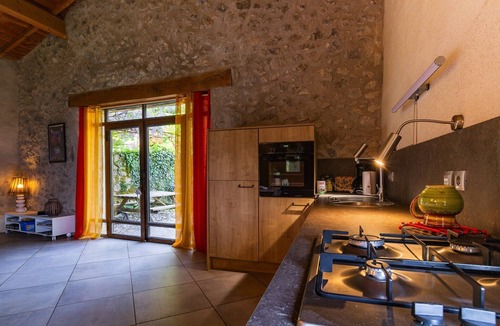 Montmaur-en-Diois House | Holiday Home 'La Grange Du Vieux Village' with Mountain View