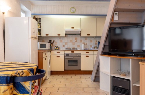 Puimoisson House | Holiday Home “La Petite Maison” with Balcony and Wi-Fi