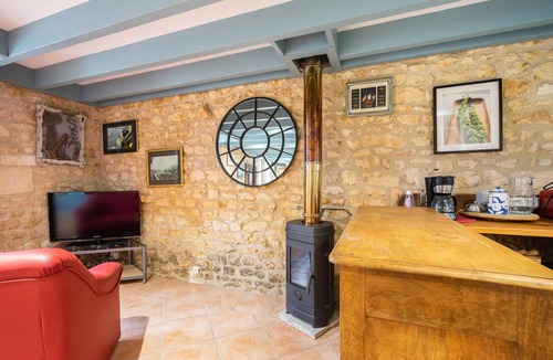 Gemozac House | Holiday Home 'La Source - Gîtes De La Tournerie' with Shared Pool, Shared Garden and Wi-Fi