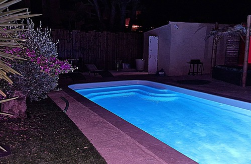 Palama House | Holiday Home 'Le Cocon Marseillais' with Mountain View, Wi-Fi, and Air Conditioning