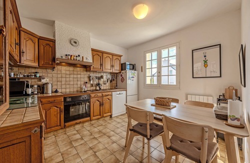 Camaret-sur-Mer House | Holiday Home 'Typenhir' with Private Terrace, Private Garden and Wi-Fi