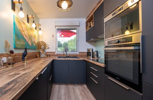 Arradon House | Holiday Home 'Upton 2 - Arradon Golfe Du Morbihan' with Private Terrace, Garden & Wi-Fi