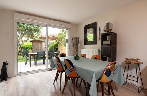 Arradon House | Holiday Home 'Upton 2 - Arradon Golfe Du Morbihan' with Private Terrace, Garden & Wi-Fi