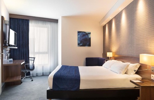 Vitrolles Hotel | Holiday Inn Express - Marseille Airport by IHG