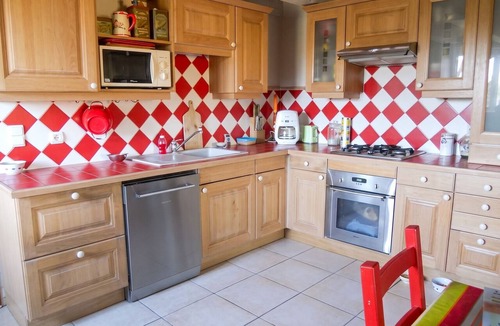 Saint-Vincent-Rive-d'Olt Villa | Homerez - Villa in Saint-Vincent-Rive-d'Olt
