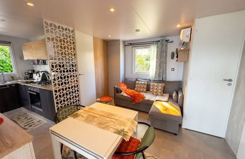 Le Dramont House | Homerez - Bungalow in Saint-Raphaël
