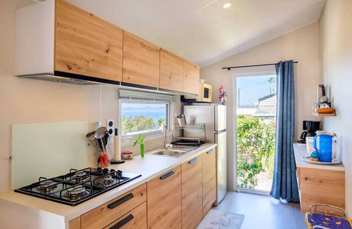 Le Dramont Apartment | Homerez - Charming Bungalow in Saint-Raphaël, Sea View