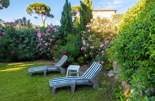 Plage de la Garonnette House | Homerez - House in Sainte-Maxime
