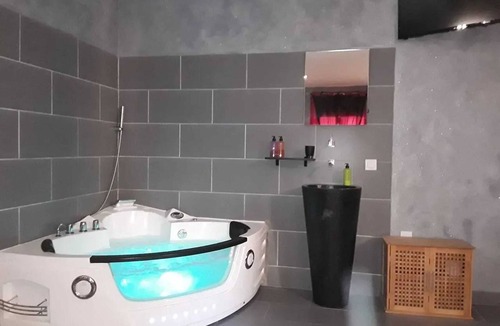 Baixas Apartment | Homerez - Studio in Baixas with Jacuzzi