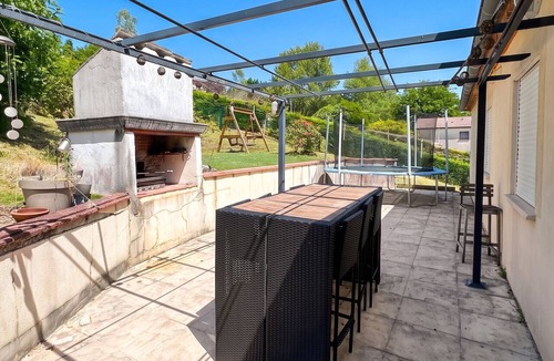 Monclar-de-Quercy Villa | Homerez - Villa in Monclar-de-Quercy