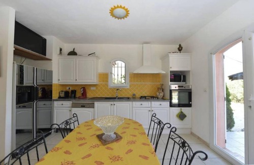 Les Arcs-sur-Argens Villa | Homerez - Villa in Les Arcs with Pool
