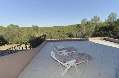 Les Arcs-sur-Argens Villa | Homerez - Villa in Les Arcs with Pool