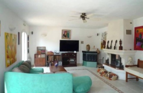 Les Arcs-sur-Argens Villa | Homerez - Villa in Les Arcs with Pool