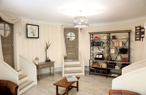 Vetricella House | Hostellerie du Moulin des Oliviers