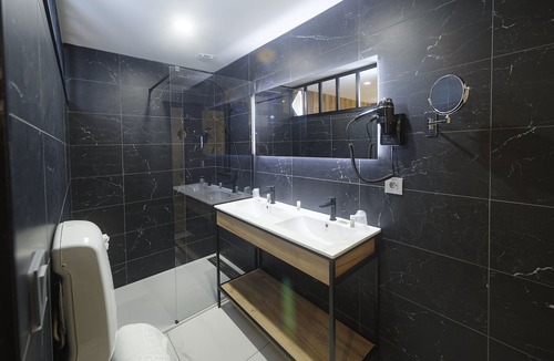 Foix Hotel | Hotel du Lac Foix