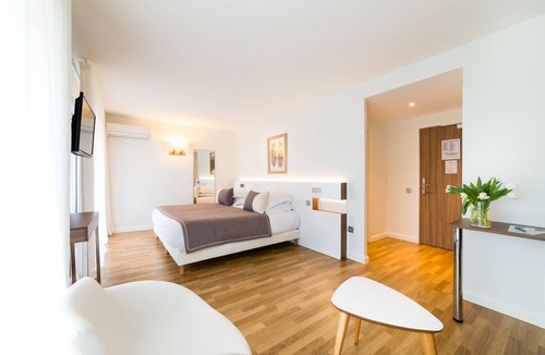 Juan-les-Pins Hotel | Hotel Helios