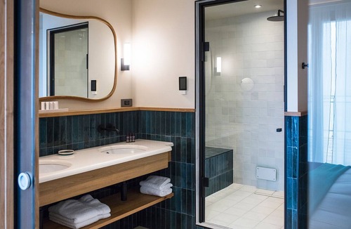 Biarritz City Centre Hotel | Hotel Le Café de Paris