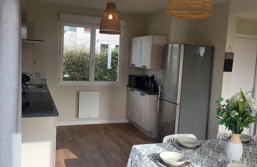 Plouneour-Trez House | House for 10 people, enclosed garden, beach 150 m away, quiet location