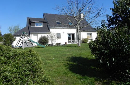 Kervignac House | house between land and sea