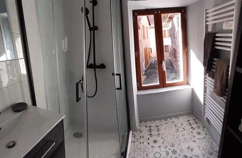 Mens House | House in the historic center of Mens