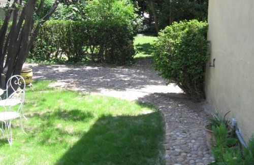 Montfavet Apartment | House with garden