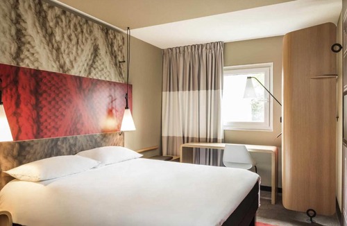 Saint Michel - Mairie Hotel | ibis Lyon Centre