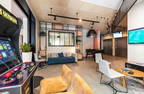Saulaie - Claveliere Hotel | ibis Lyon Sud Oullins